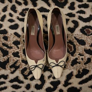 VINTAGE BALLY POINTED TOE PUMPS