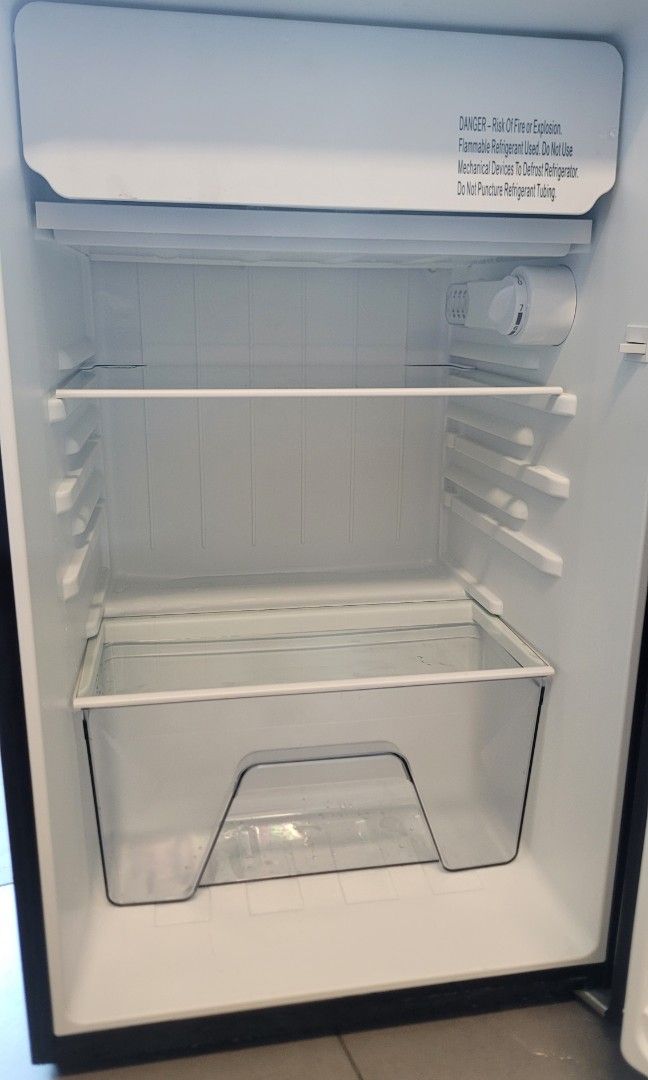 Whirlpool Mini Fridge 117L, TV & Home Appliances, Kitchen Appliances