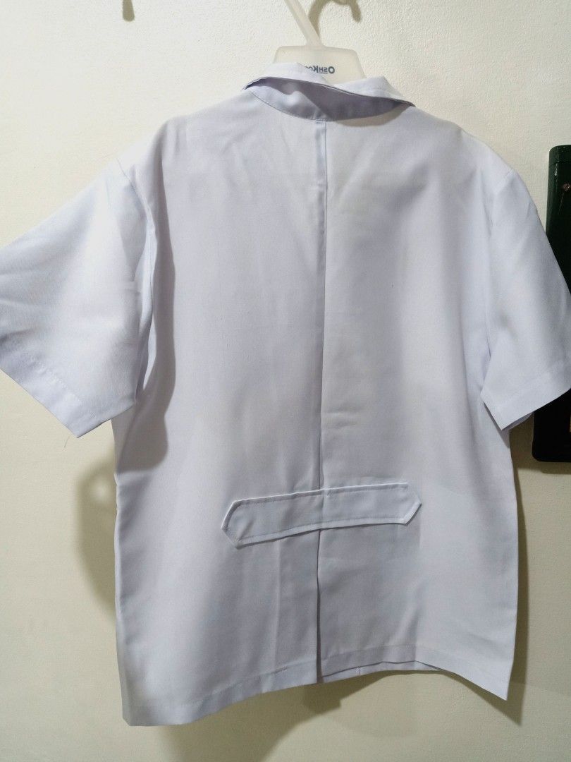 White Med Uniform (Top) for Men (Category: Sets & Coordinates) located in Pasig City. Submitted by jiungtaroshap (Listing ID 1240319479, Image 2). Description: Katrina fabric 2 pieces available Check my profile for the white pants Size •Shoulder to Hips: 25" •Shoulders: 17.5" •Sleeve length: 8.5" mop: gcash, metrobank, bdo.