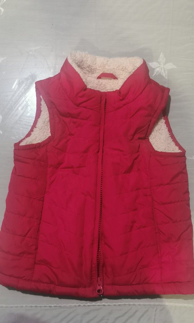 Winter Wear Girls (Category: Babies & Kids Fashion) located in Las Pinas. Submitted by ventorayz (Listing ID 1240254099, Image 1). Description: Brand: Baby Gap Size: 3 years old Payment first policy. Once received payment, ill give my address and contact number for pickup. No reservations. First come first serve. MOP: GCash/PayMaya Pin Location: BF THAI Las Piñas City.
