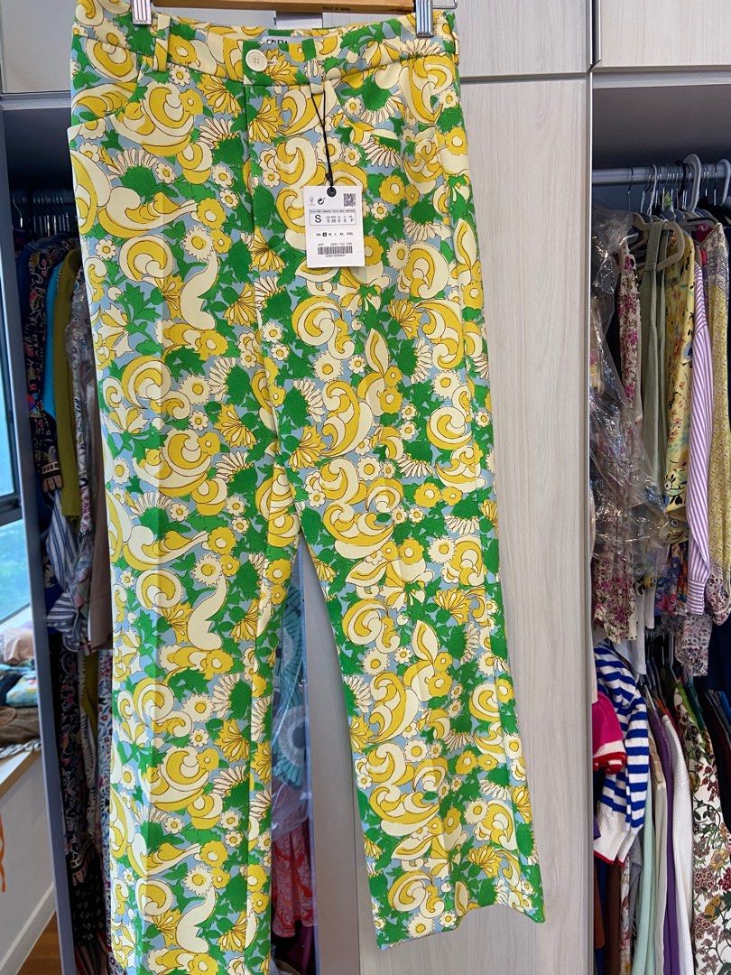 Zara floral pants, Women's Fashion, Bottoms, Other Bottoms on Carousell