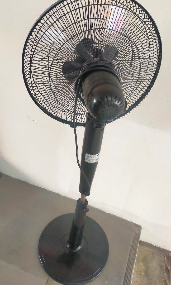 16"EuropAce standing Fan. ModelESF7170V, Furniture & Home Living