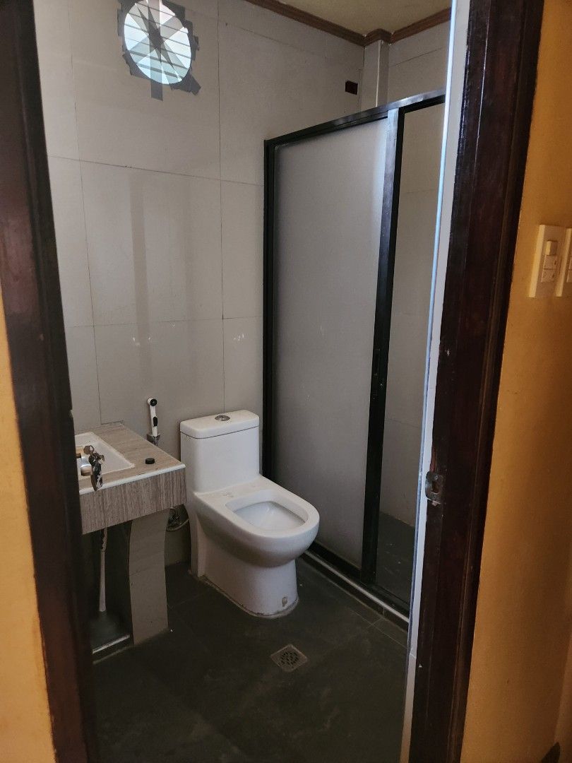 4BR Apartment for Rent in Poblacion, Makati with parking, Property