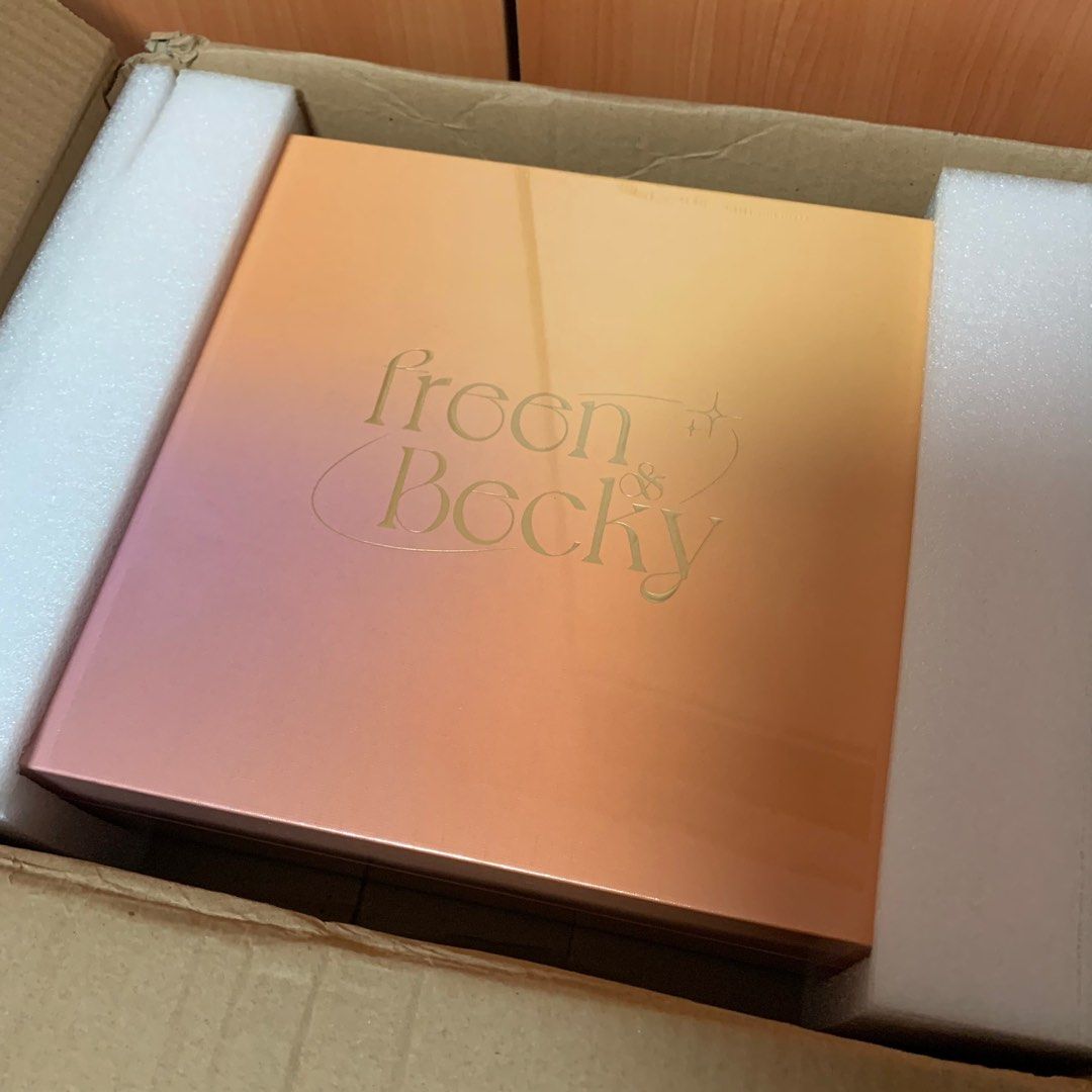 全新現貨Freenbecky spotlight photobook 聚光紀念版寫真集, 興趣及 