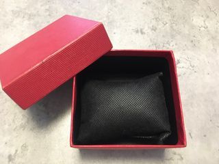 錶盒  size: 8.9x8.5x5.5cm