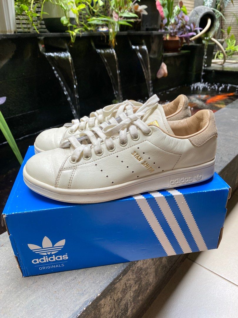 Adidas Stan Smith Women Off White, Fesyen Wanita, Sepatu di Carousell