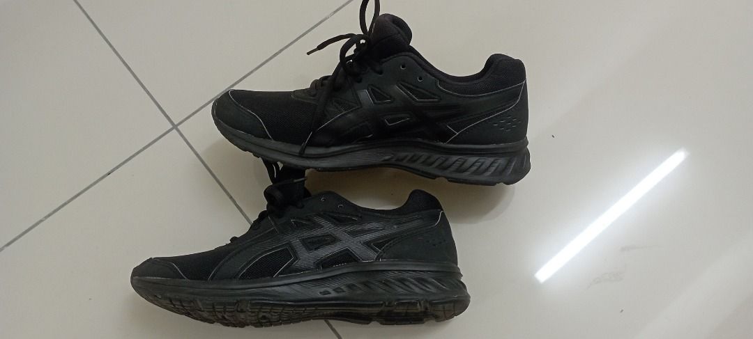 asics triple black