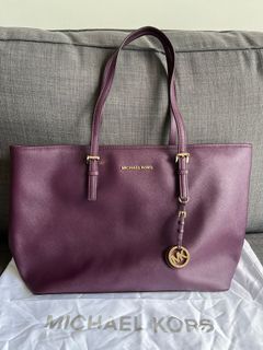 REPRICED)Michael Kors Mocha Jet Set Snap Pocket Tote, Women's Fashion, Bags  & Wallets, Cross-body Bags on Carousell