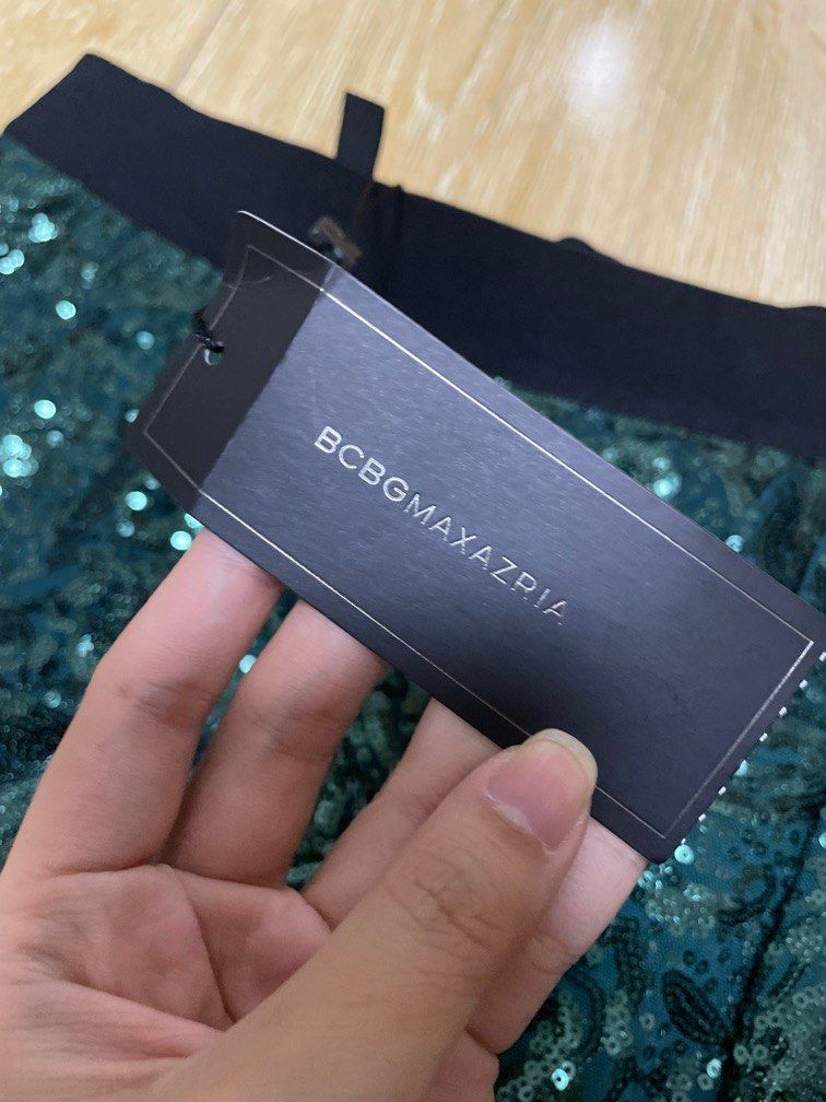 BCBG green sequin skirt (Category: Skirts) located in Las Pinas. Submitted by mielmnq (Listing ID 1235655087, Image 3). Description: .