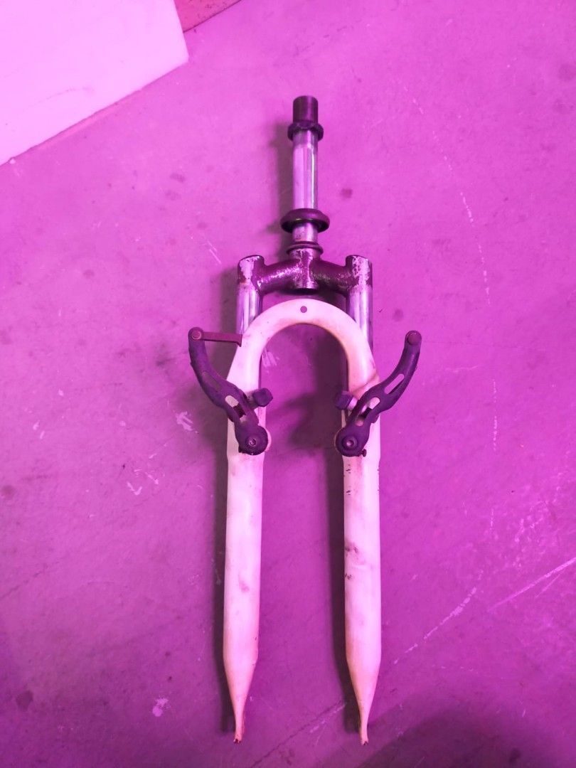 BICYCLE SUSPENSION FORK 20 INCH AND 26 INCH, Sports Equipment, Bicycles