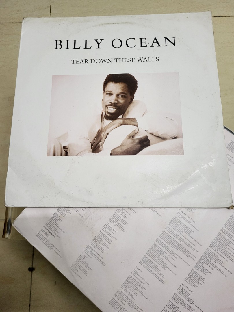 英文:BILLY OCEAN，黑膠唱片LP，90%新，碟冇花，有歌詞碟套, 攝影器材