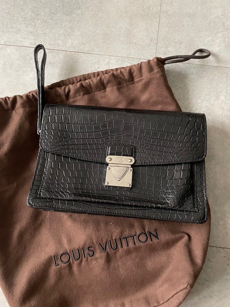 LOUIS VUITTON authentic epi leather clutch with short strap, unisex