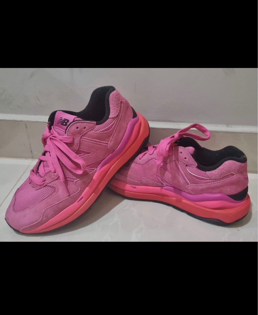 New New Balance Neon Pink Mens Sneakers The Romantic Choice 57 40