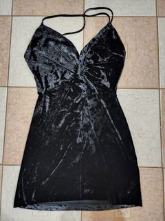 BNEW W/ TAG ORIGINAL ZARA VELVET BACKLESS BLACK DRESS  (MEDIUM)