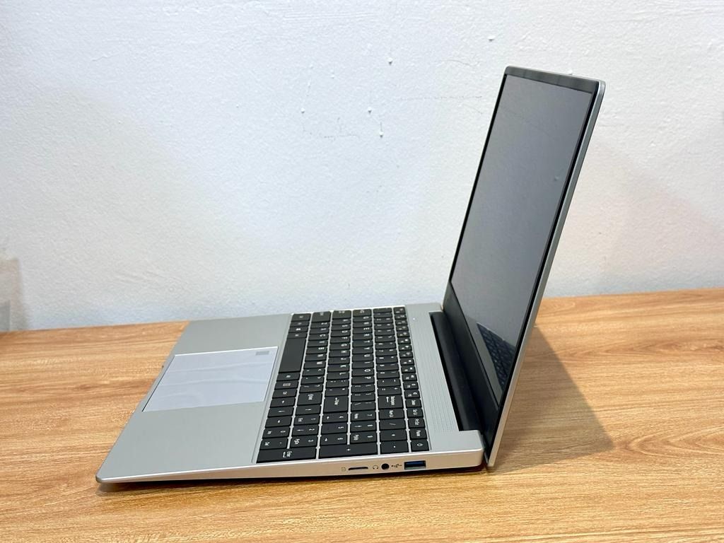 Brand New Fuji 15.6 Laptop UltraBook X1 (12th Gen) 256GB + 12GB RAM Large Screen Windows