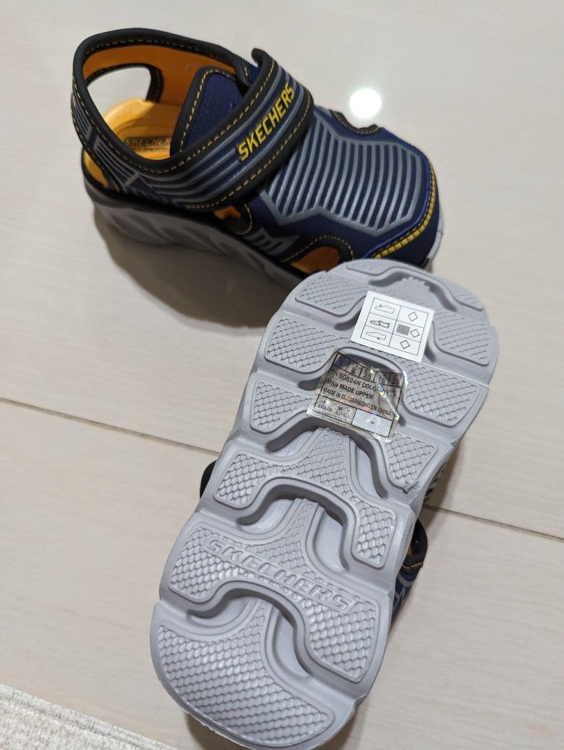Sketchers deals size 9