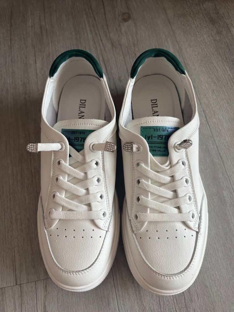 White leather hotsell sneakers under 1