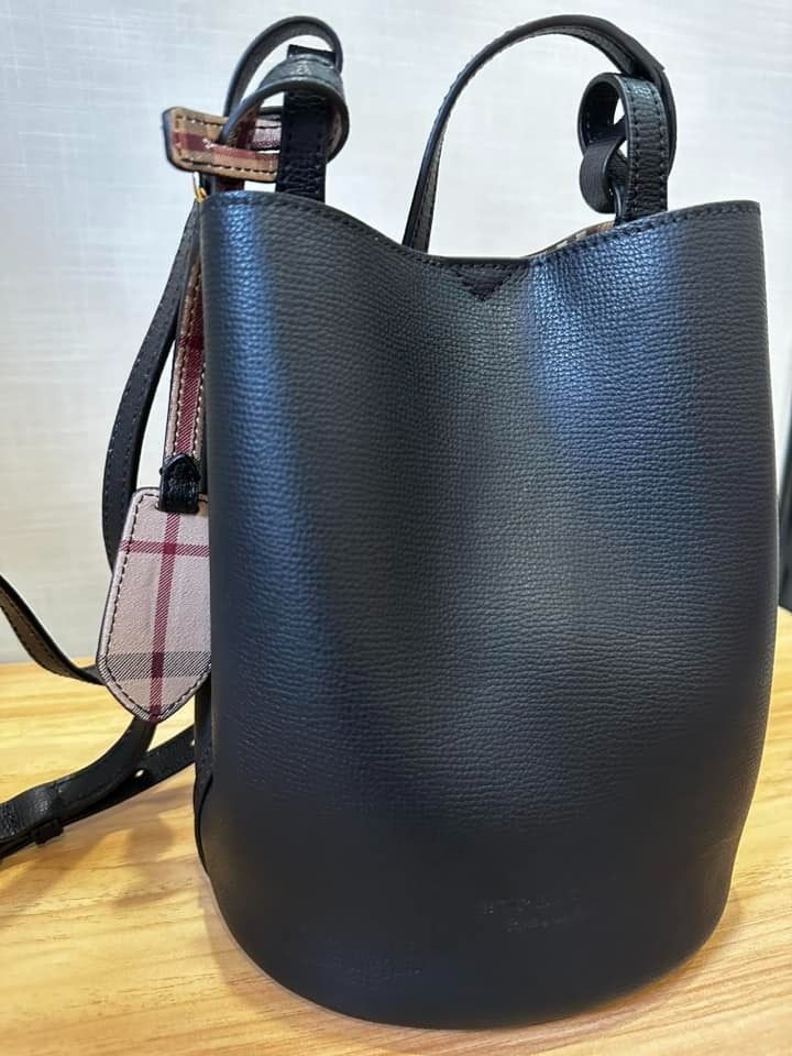 Burberry small lorne on sale leather crossbody bag