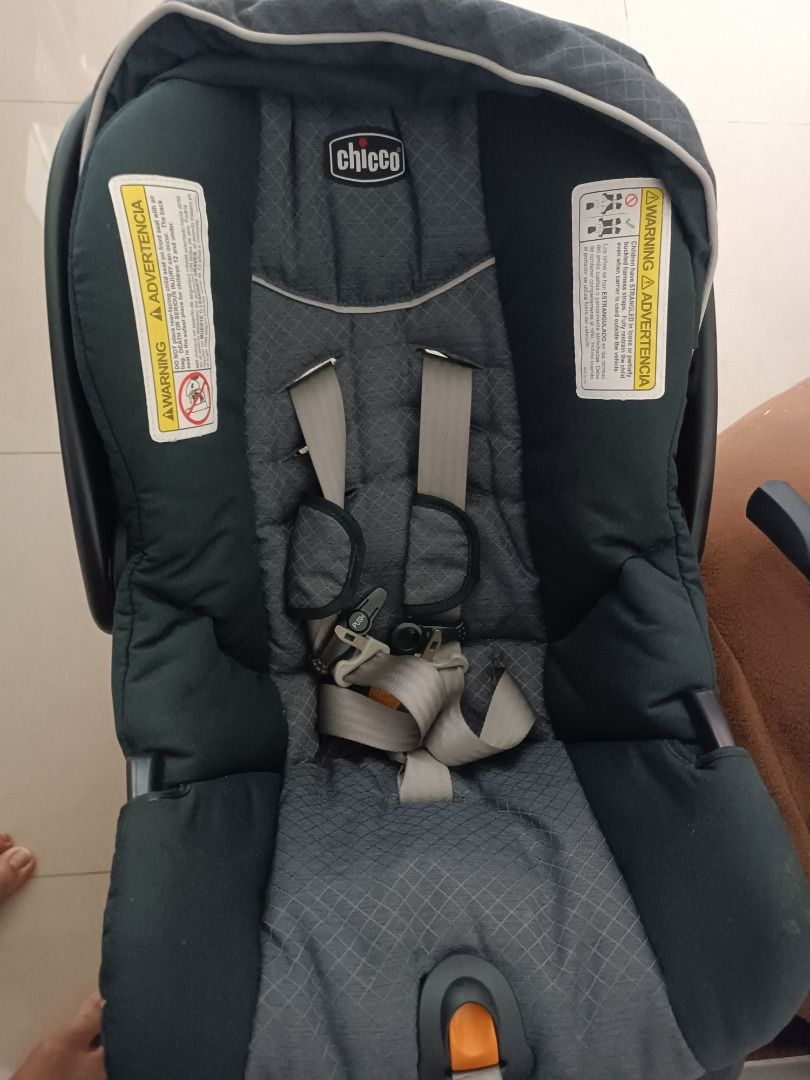 Chicco Keyfit 30 car seat with base