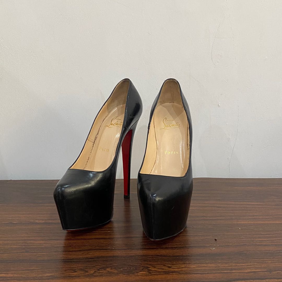 Christian Louboutin Daffodile Heels 36.5 Barang Mewah Pakaian di