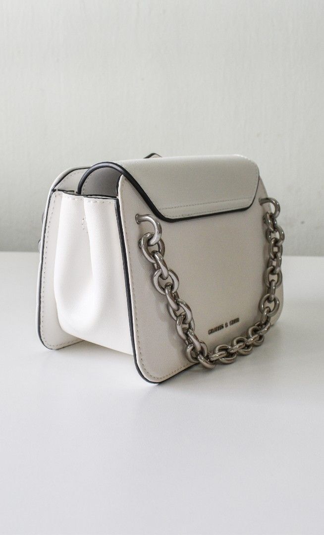 Chunky Chain Strap Quilted Shoulder Bag White, Women's Fashion, Bags