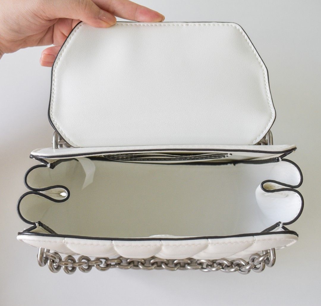 Chunky Chain Strap Quilted Shoulder Bag White, Women's Fashion, Bags