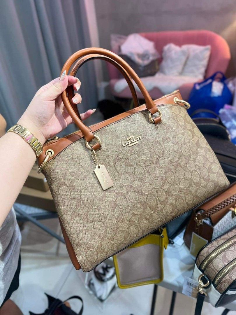 Mia hotsell satchel coach