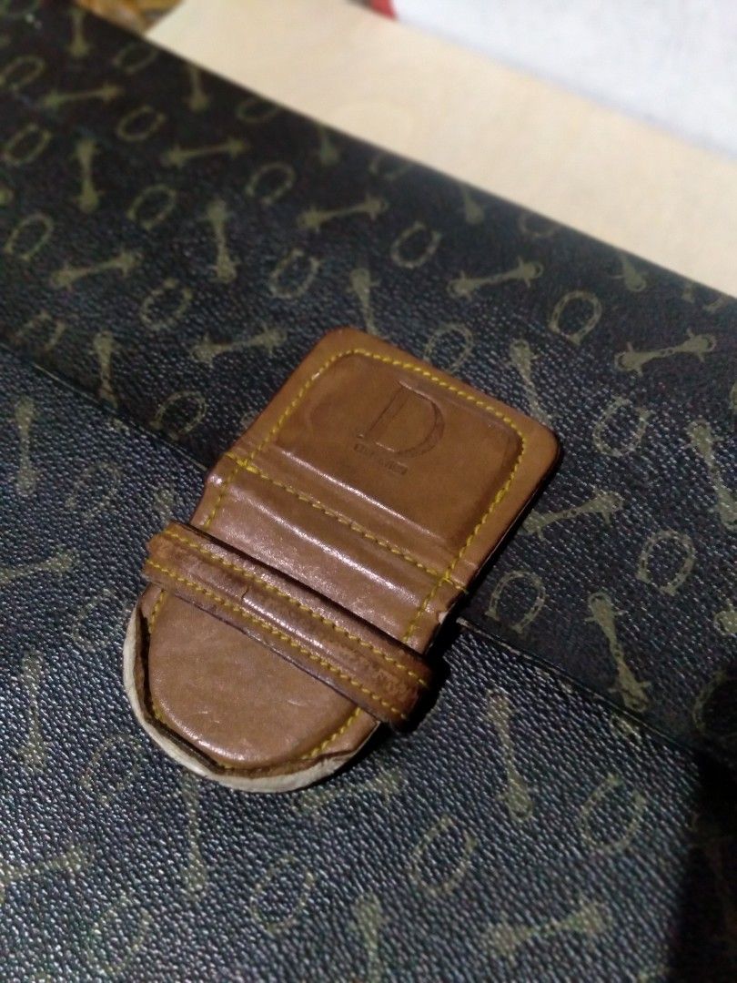 D Collection Vintage Leather Bag for DocumentS (Category: Luxury Bags & Wallets) located in General Tinio. Submitted by hongkongapparel (Listing ID 1235661965, Image 3). Description: D Collection Authentic Envelope Leather Bag Size: 15 inches x 12 inches.