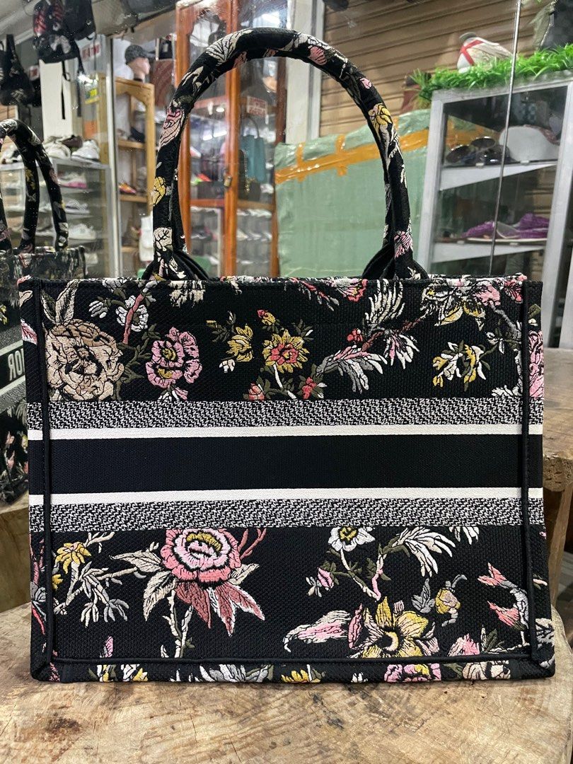 DIOR TOTE BLACK MULTICOLOR (medium) on Carousell