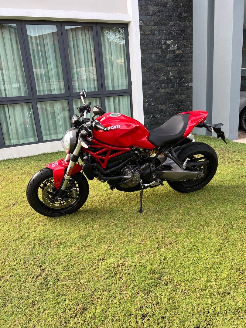 Ducati Monster 821 Year 2020 super low mileage Auto Accessories