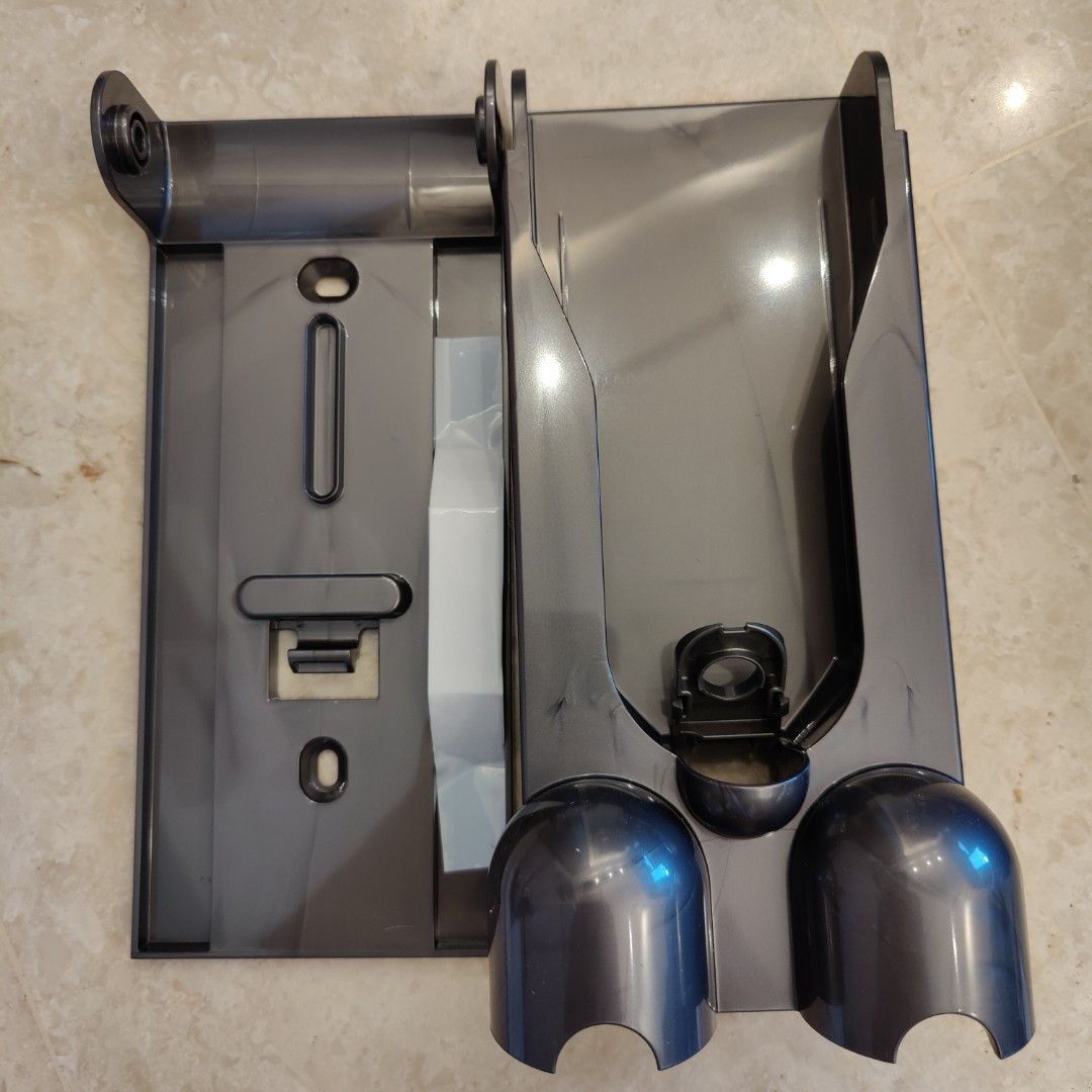 Dyson wall dock, Furniture & Home Living, Cleaning & Homecare Supplies