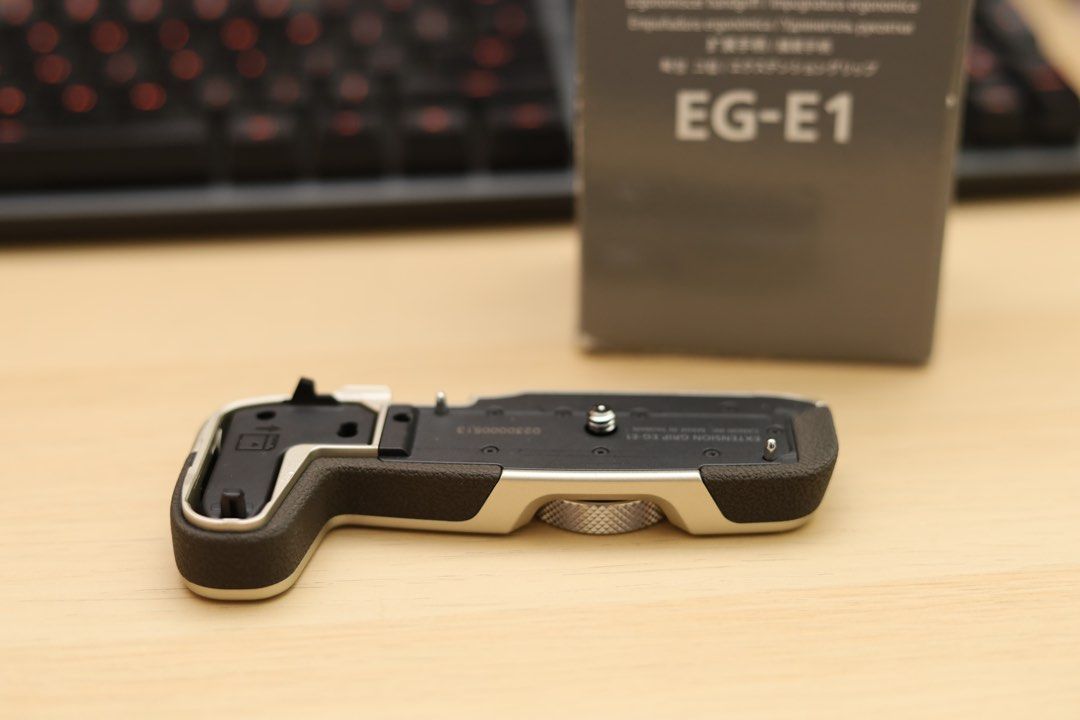 EOS RP Extension Grip EGE1 Gold, Photography, Cameras on Carousell