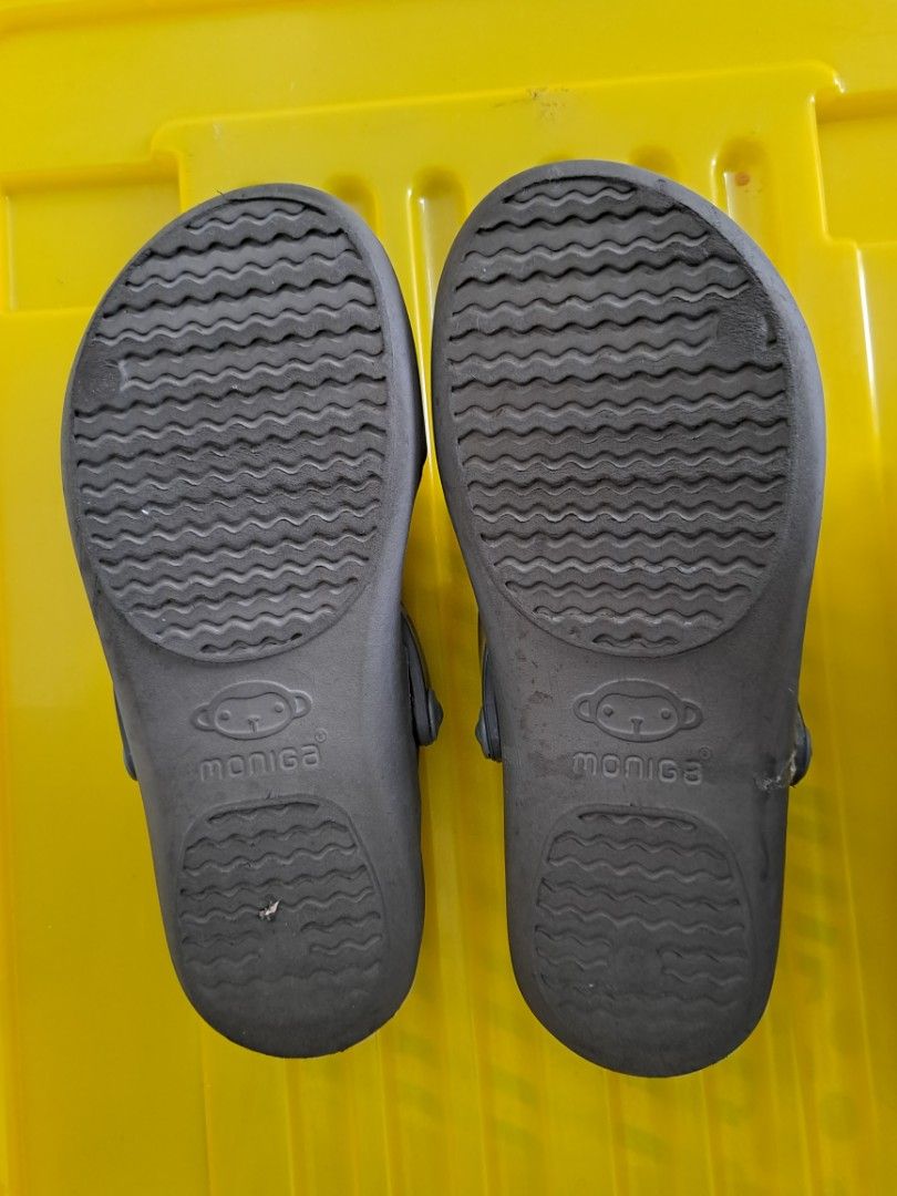 Eva foam sandals size 6, Women's Fashion, Footwear, Sandals on Carousell