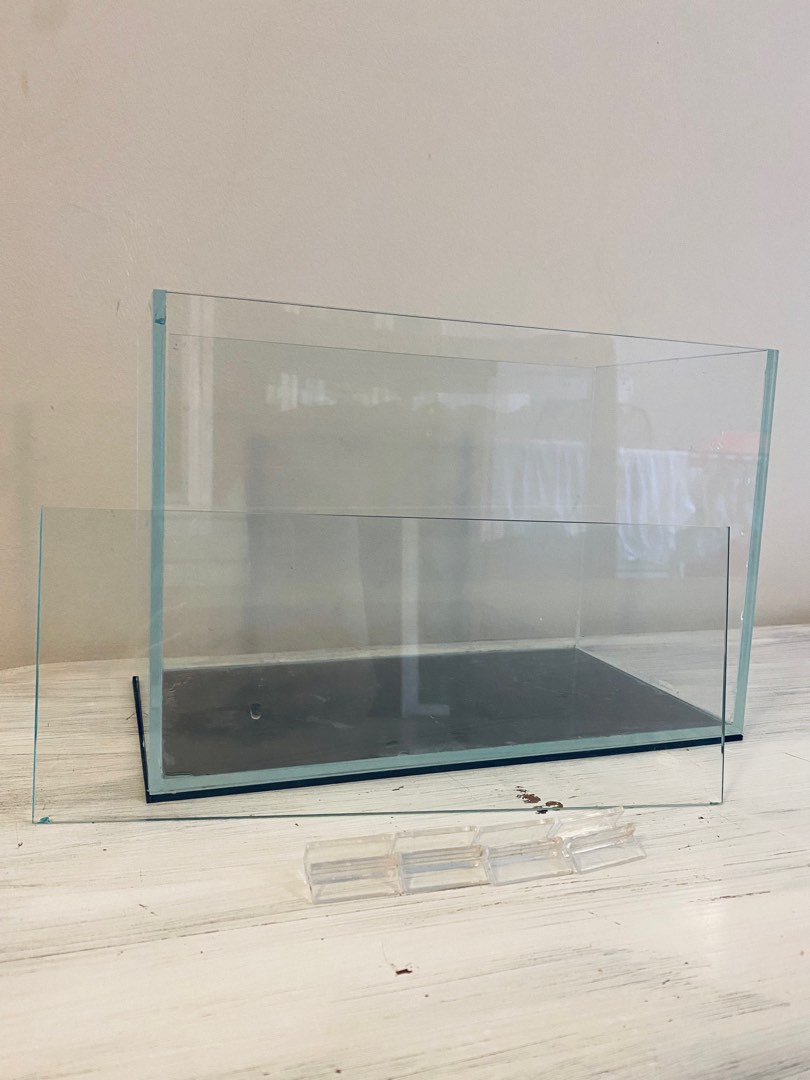 Fish Tank with the lid and Free USB light! 2nd Hand., Pet Supplies, Homes & Other Pet