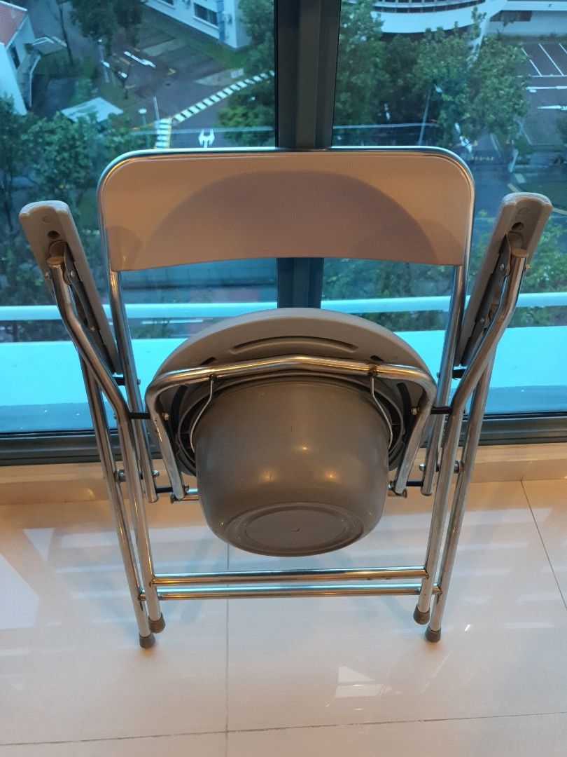 Foldable bathroom chair top