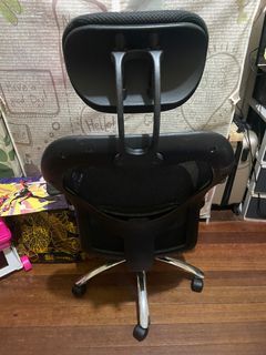 FOR SALE OFFICE CHAIR