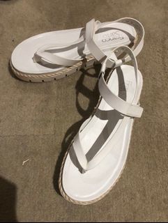 (Category: ) located in . Submitted by geegeegeee (Listing ID 1235668059, Image 1). Description: .