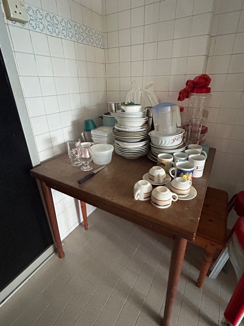 Free old furnitures self collect between 810 June 2023, Property