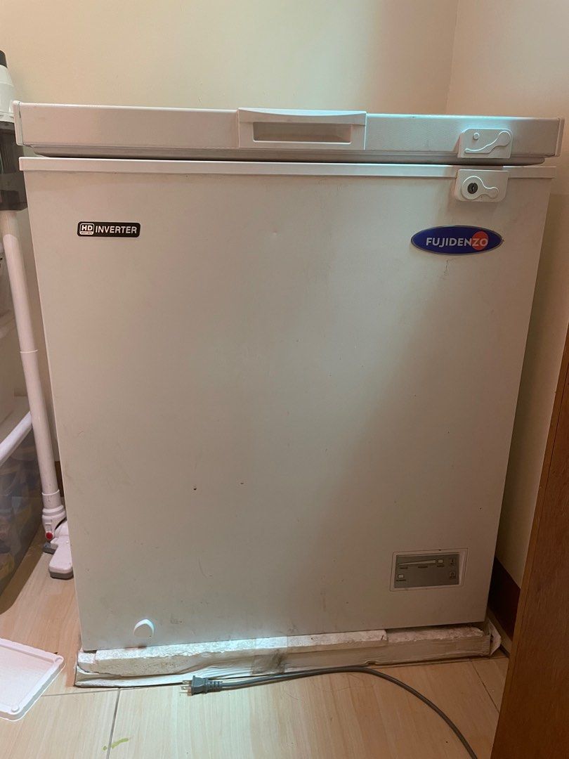 FUJIDENZO Chest Freezer Inverter IFC50GDF 5 cu ft. Solid Top Chest