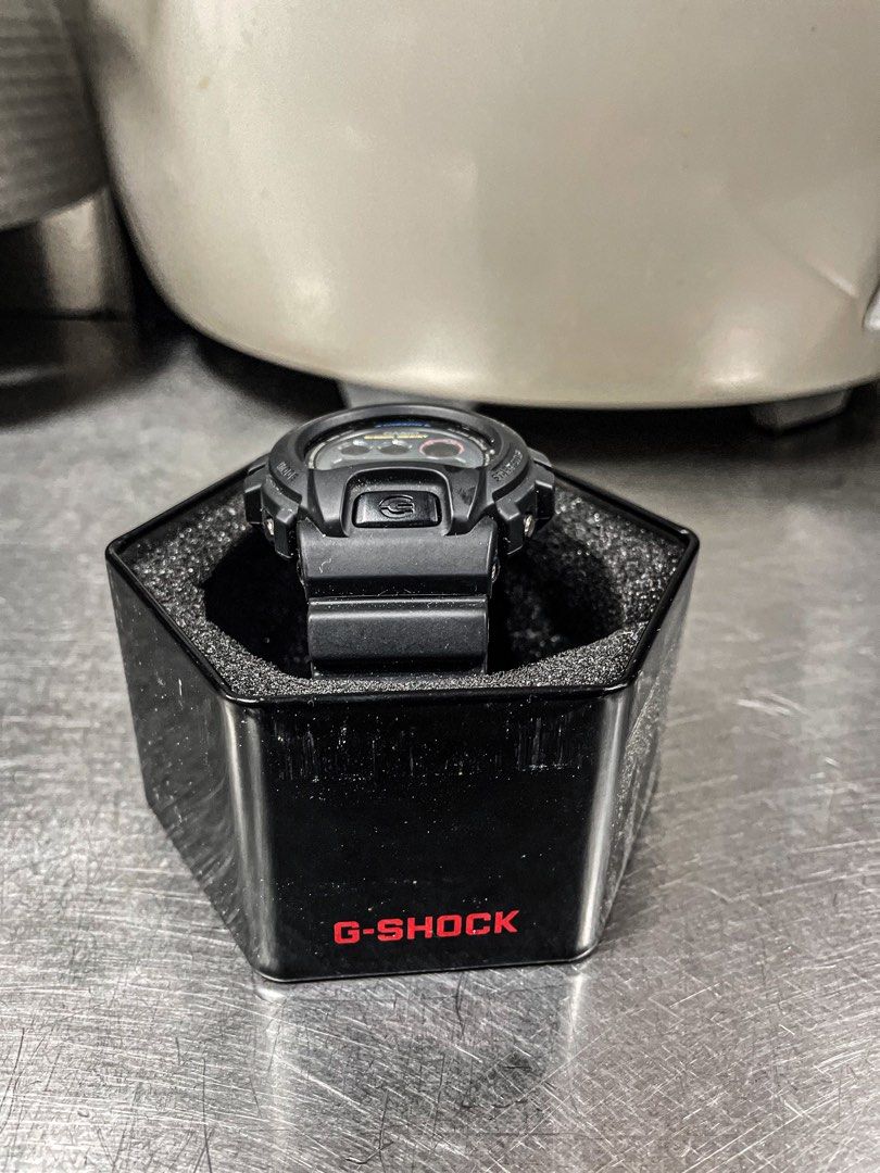 G SHOCK RESIST W.R 20BAR