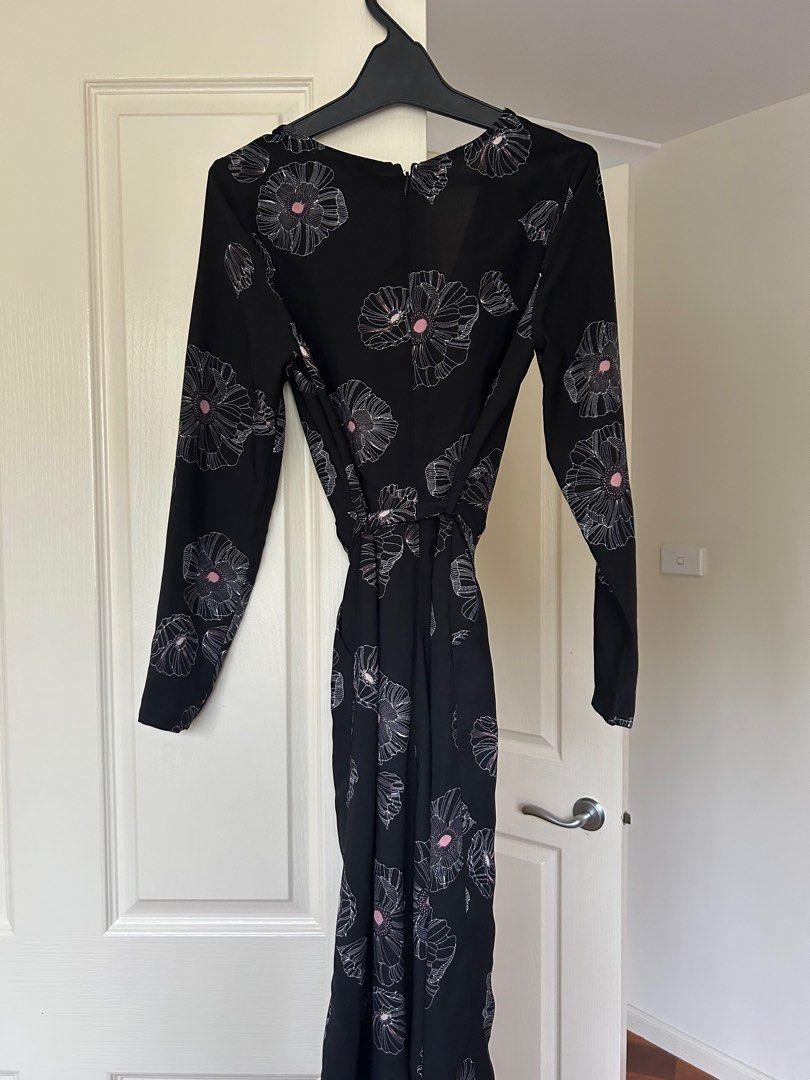 Glassons Black floral print full sleeve jumpsuit, Women's Fashion