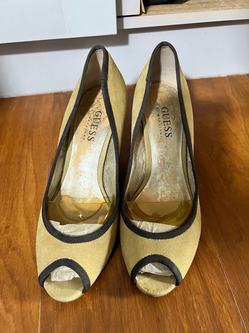 Pumps guess deals