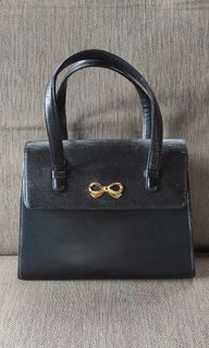 (Kategori: ) berada di . Dikirim oleh Gh.GeHome (ID iklan 1235644328, Gambar 1). Deskripsi: .