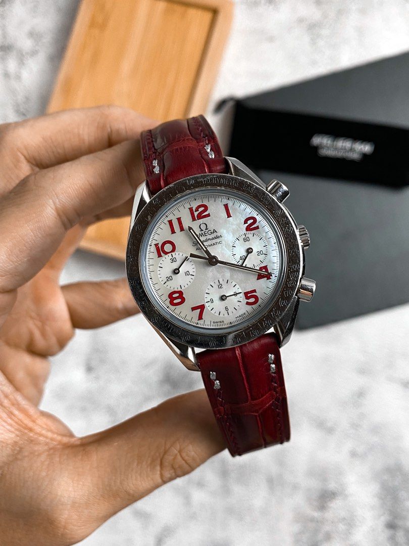 Red alligator hotsell watch strap