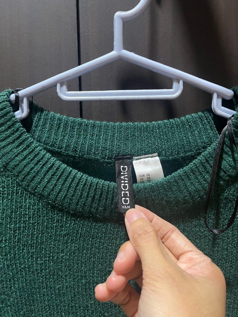 H&M knitted long sleeve shirts (Category: Longsleeves) located in Quezon City. Submitted by bonjb (Listing ID 1235631044, Image 2). Description: 200 for the two items black and green. Himulmol can be removed. Fits xs to small. .