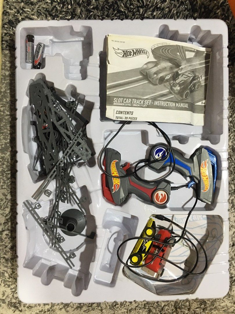 Hot wheels slot car track set 9.3 ft clearance