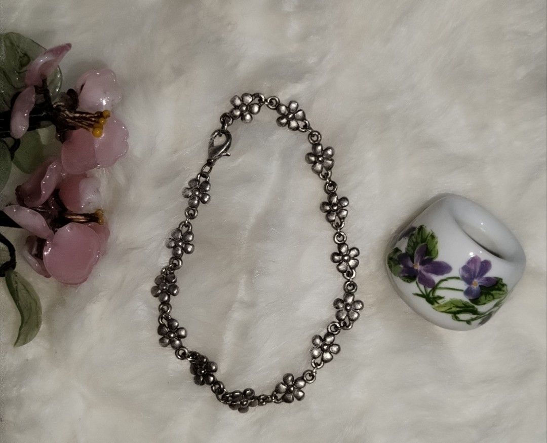 japan accessories on Carousell