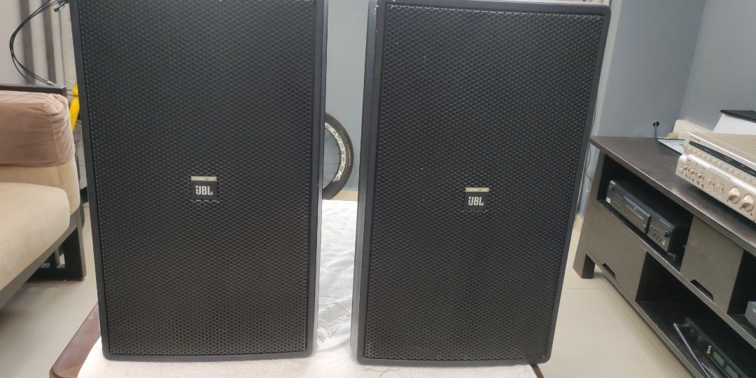 JBL speaker c/w wall bracket, Audio, Soundbars, Speakers & Amplifiers