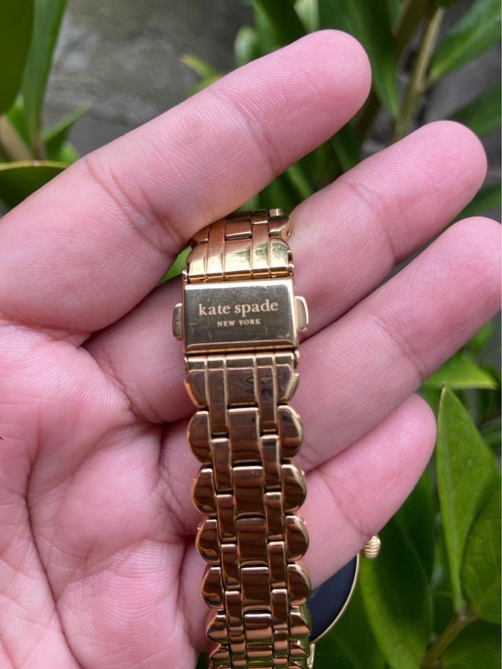KATE SPADE New York Stainless Steel Scallop Smartwatch 2 Women s Fashion Watches Accessories Watches on Carousell