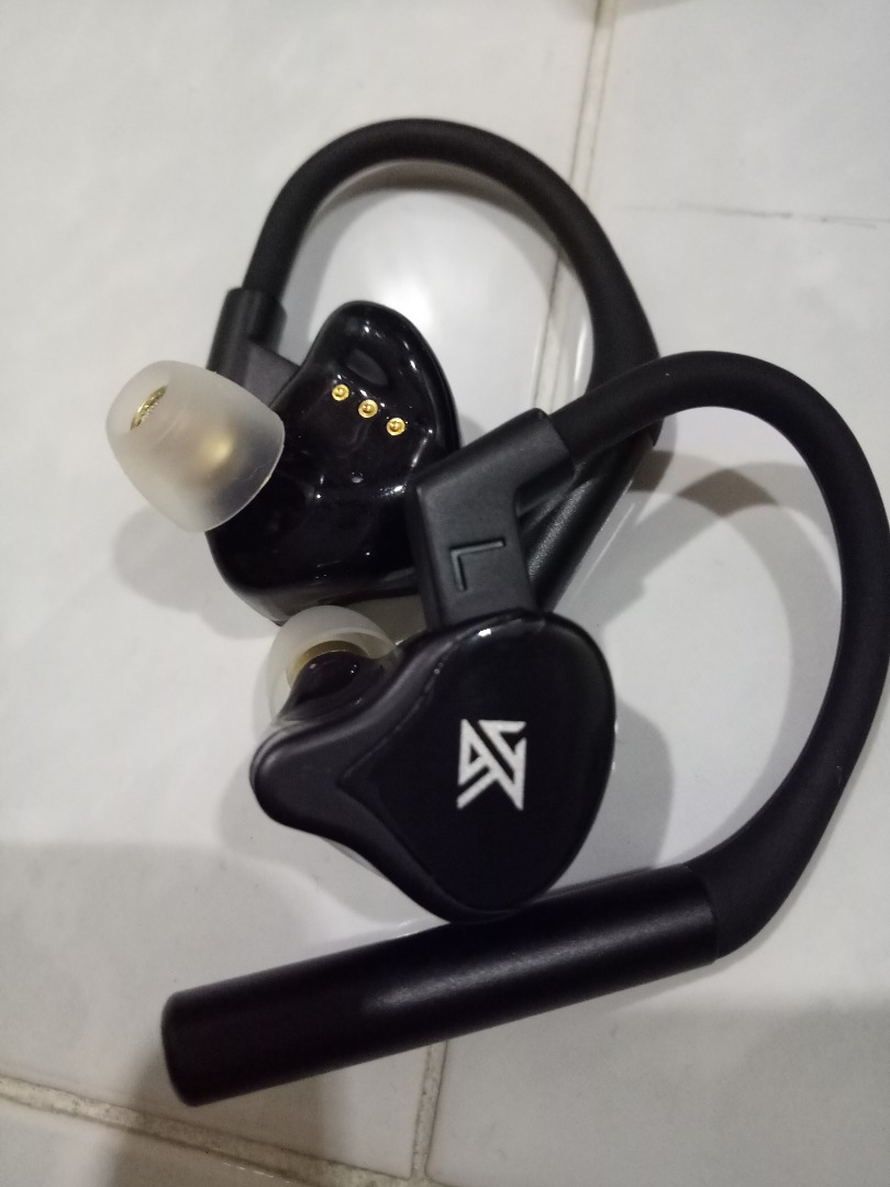 Kz E10 true wireless. Bluetooth earphone 10 unit hybrid technology